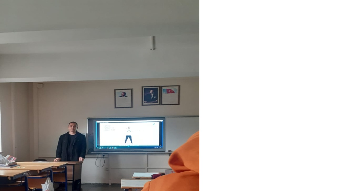 OKULUMUZ REHBER ÖĞRETMENİ İSLAM BUHARA TARAFINDAN ÖĞRENCİLERİMİZE BAĞIMLILIKLA MÜCADELE KAPSAMINDA TEKNOLOJİ BAĞIMLILIĞI KONUSUNDA EĞİTİM VERİLMİŞTİR.